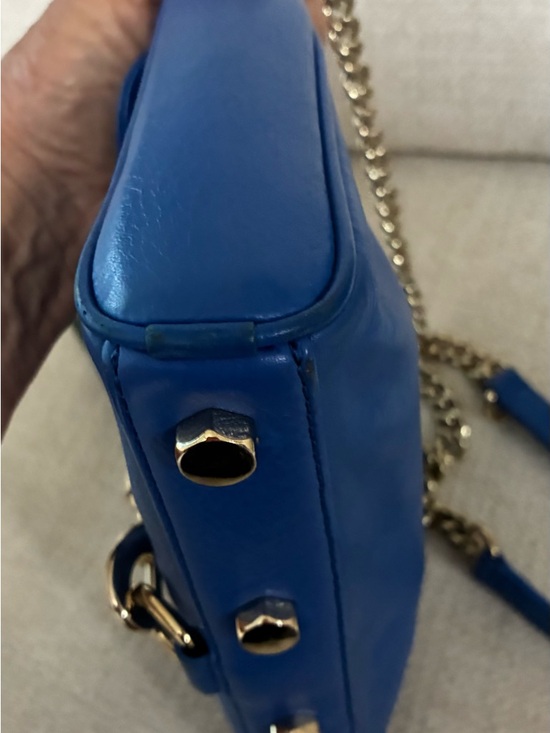Rebecca
Minkoff EUC Blue Leather
Crossbody Bag, w/Silver-Tone
Accents - Picture 6 of 12